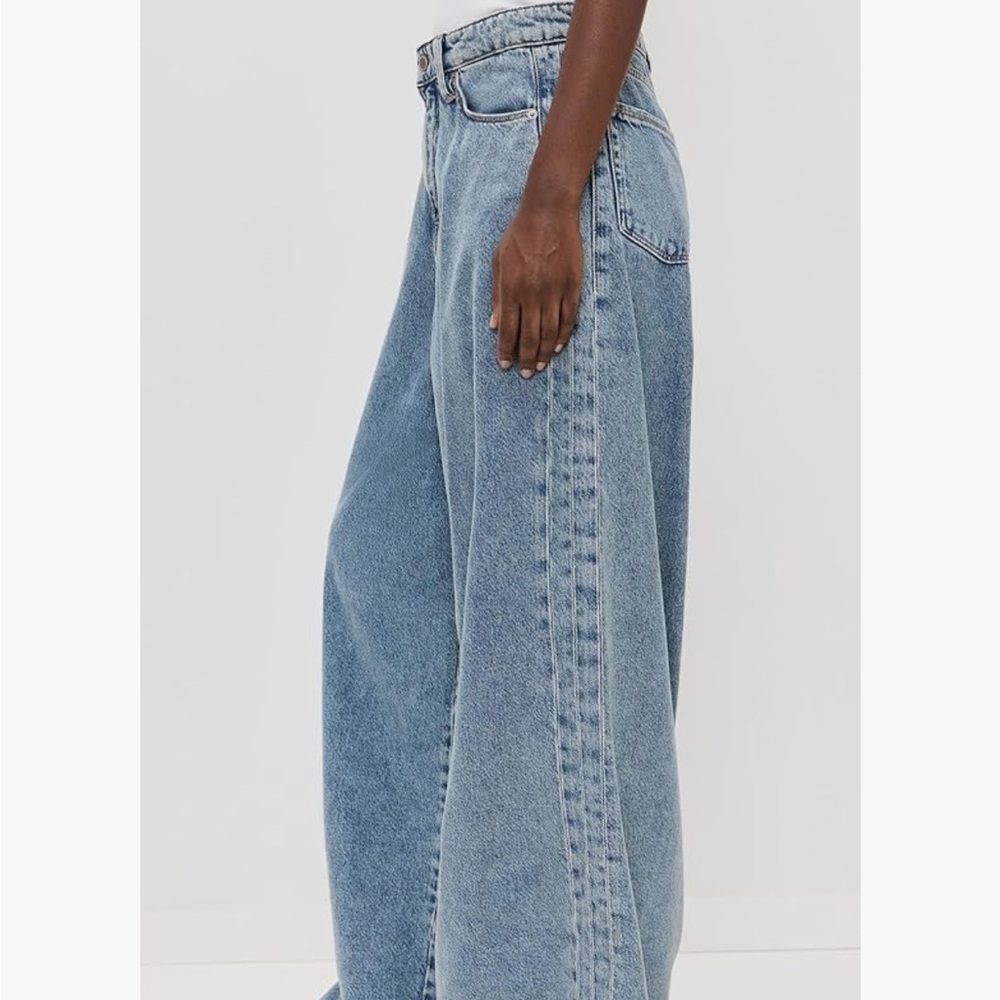 Good American Light Blue extra Flare Jeans - Picture 4 of 10